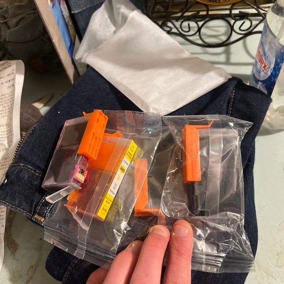 Ink 2 black 1 yellow 1 magenta - Picture 1 of 2